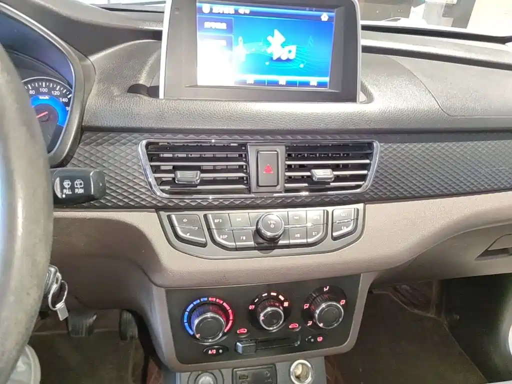 Dongfeng Fengguang Fengguang 330 2023 2019 1.5L 330S Manual Comfort China VI