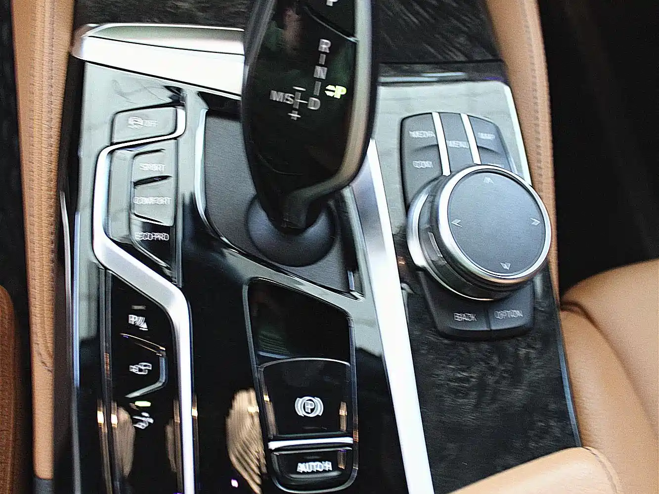 BMW 6 Series GT 2022 Model 630i M Sport Package фото 10