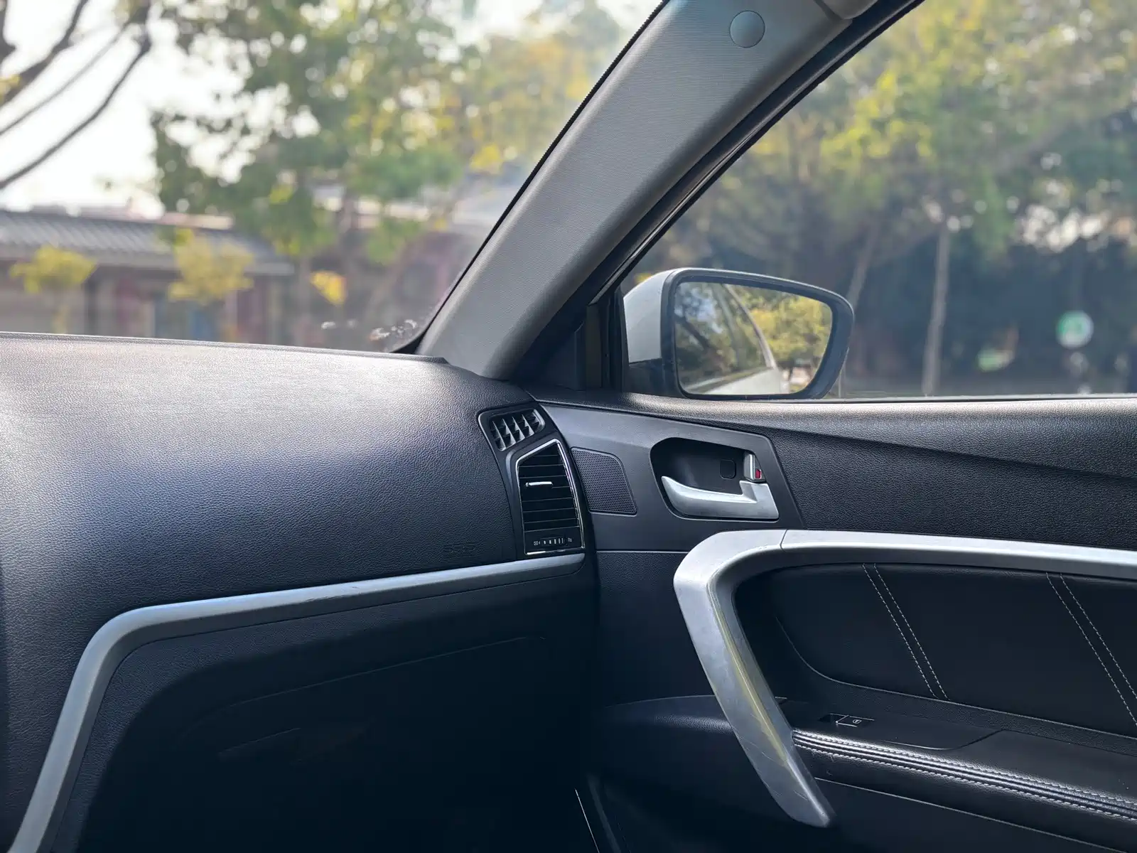 صورة 17 - Geely Emgrand