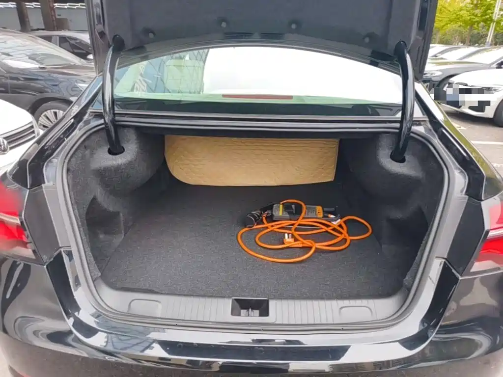Roewe e950 2020 2017 50T Hybrid Internet Executive Edition