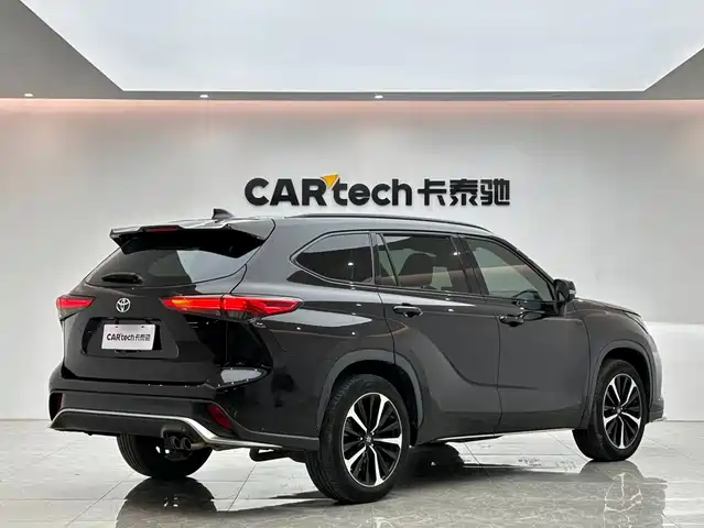Toyota Crown Kluger 2021 2.5L HEV 4WD Premium — фото 5