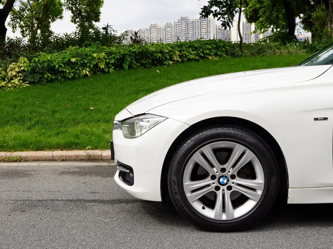 Photo 15 - BMW 3 Series