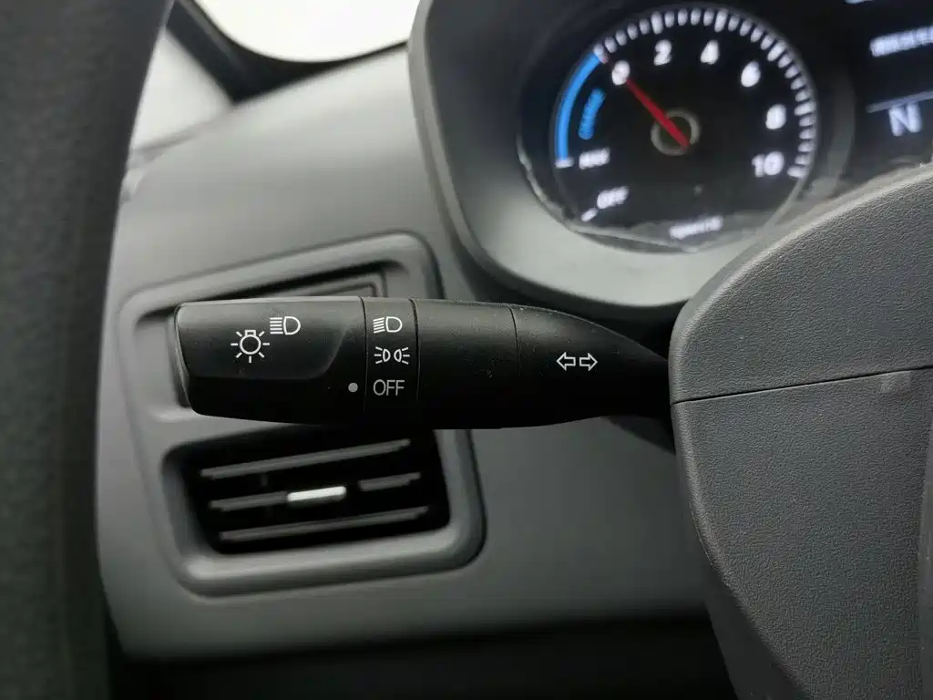 Wuling Motors Wuling Yangguang 2025 2024 300km Practical Enclosed Window Version 60kW