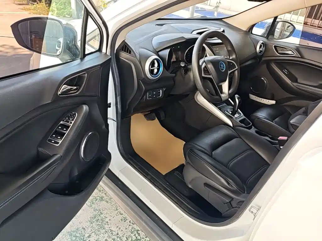 BYD Yuan New Energy 2019 2019 EV360 Smart Connect Premium Edition