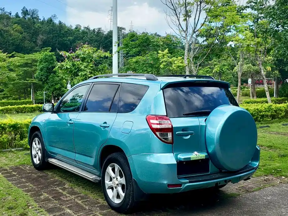 Фото 36 - Toyota RAV4
