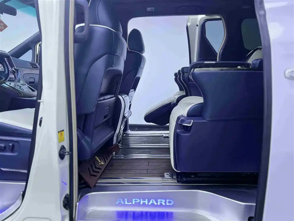 Toyota Alphard 2011 Model 2.4L Luxury фото 14