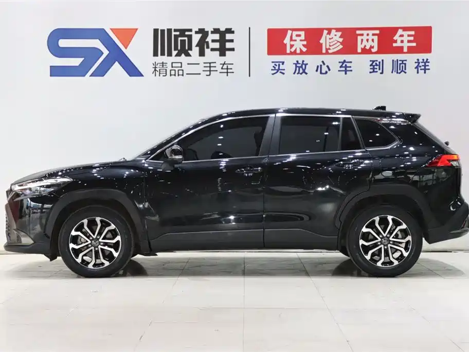 Toyota Frontlander 2022 2.0L CVT Luxury Edition фото 4