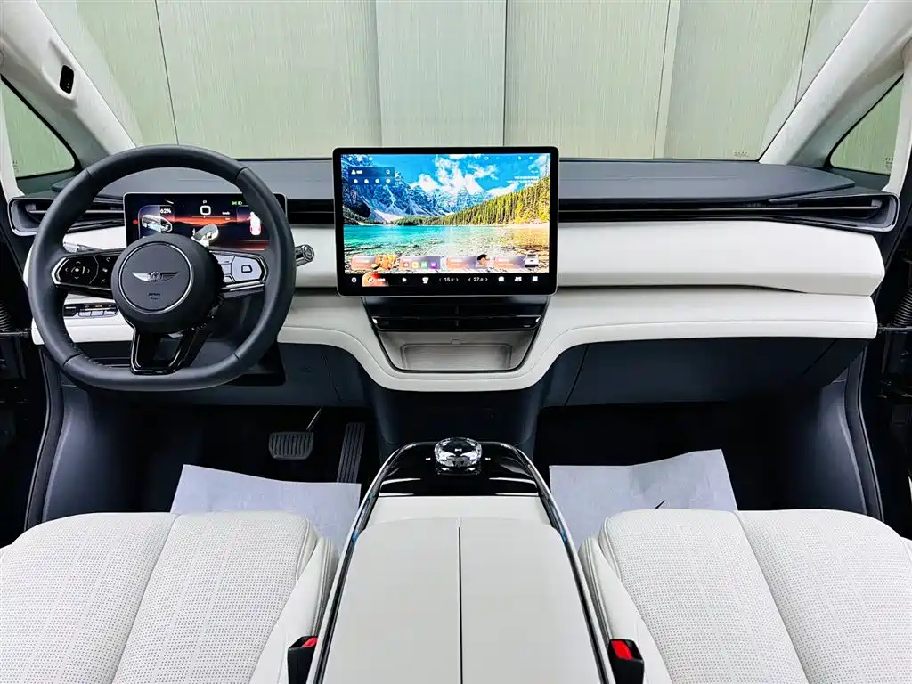 Geely Galaxy Yizhen L380 2025 805km Collector's Edition 4WD фото 9