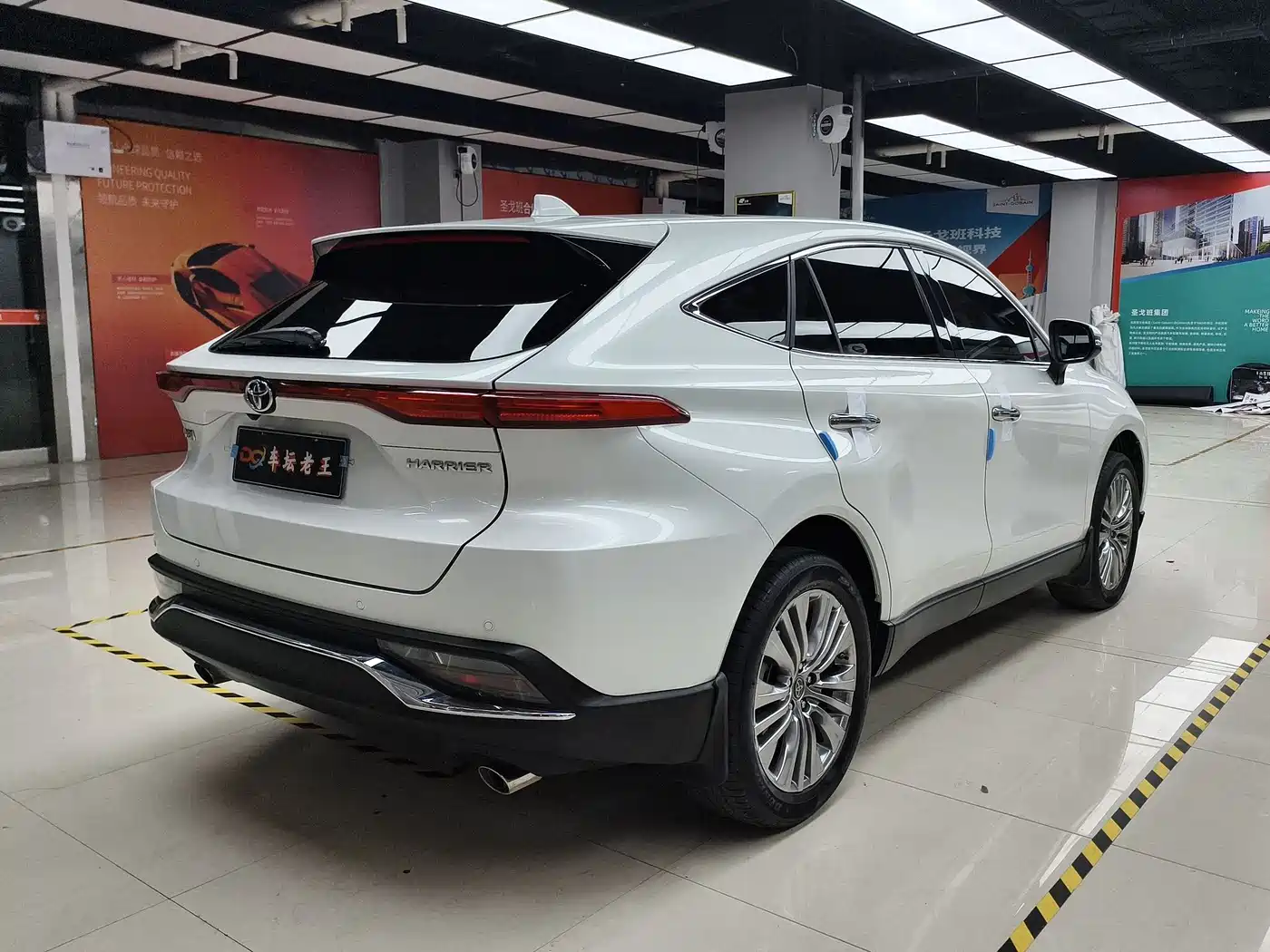 Toyota Lingfang HARRIER 2022 2.0L CVT 2WD Premium Edition фото 6