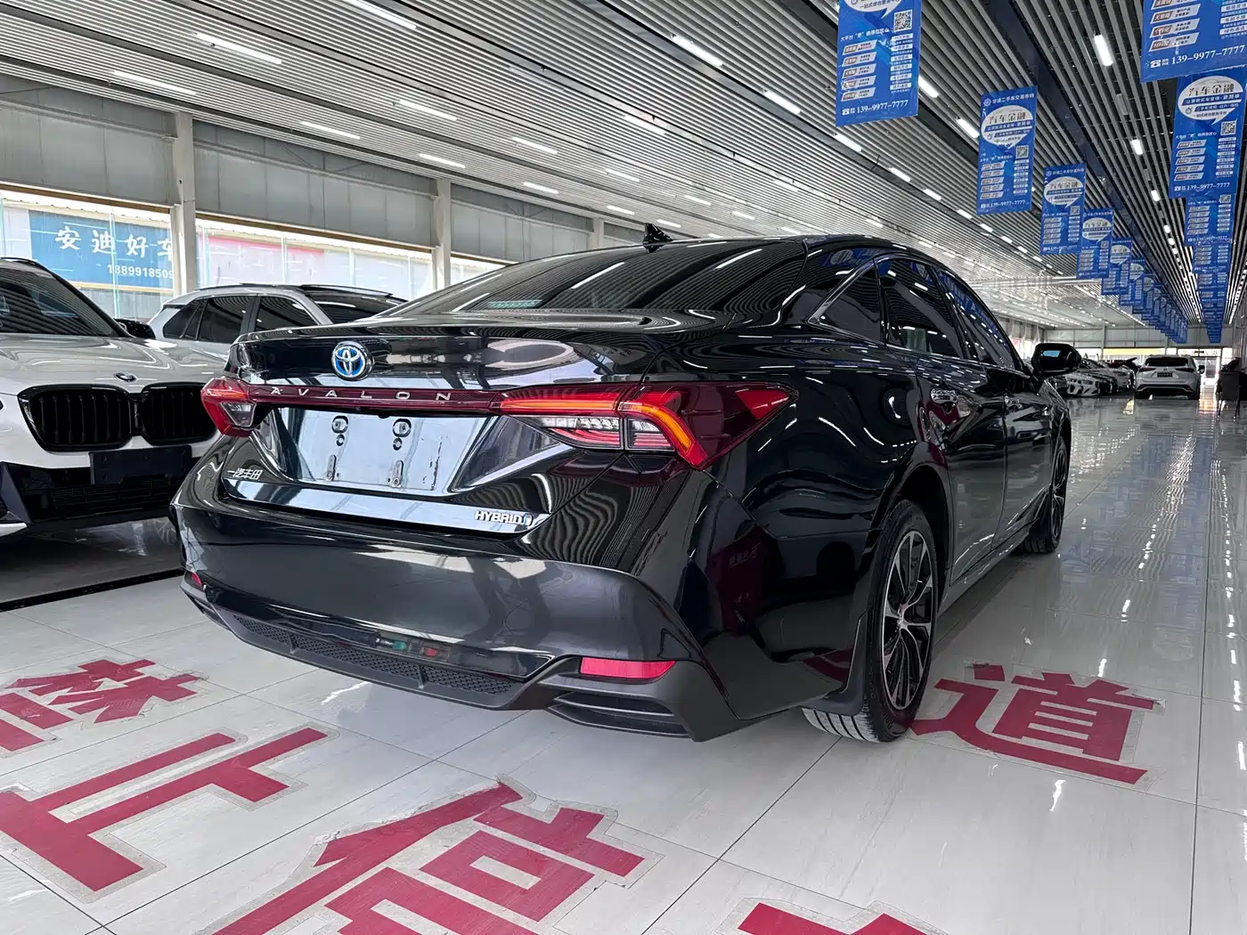 Toyota Avalon 2023 Hybrid 2.5L Luxury Edition фото 6
