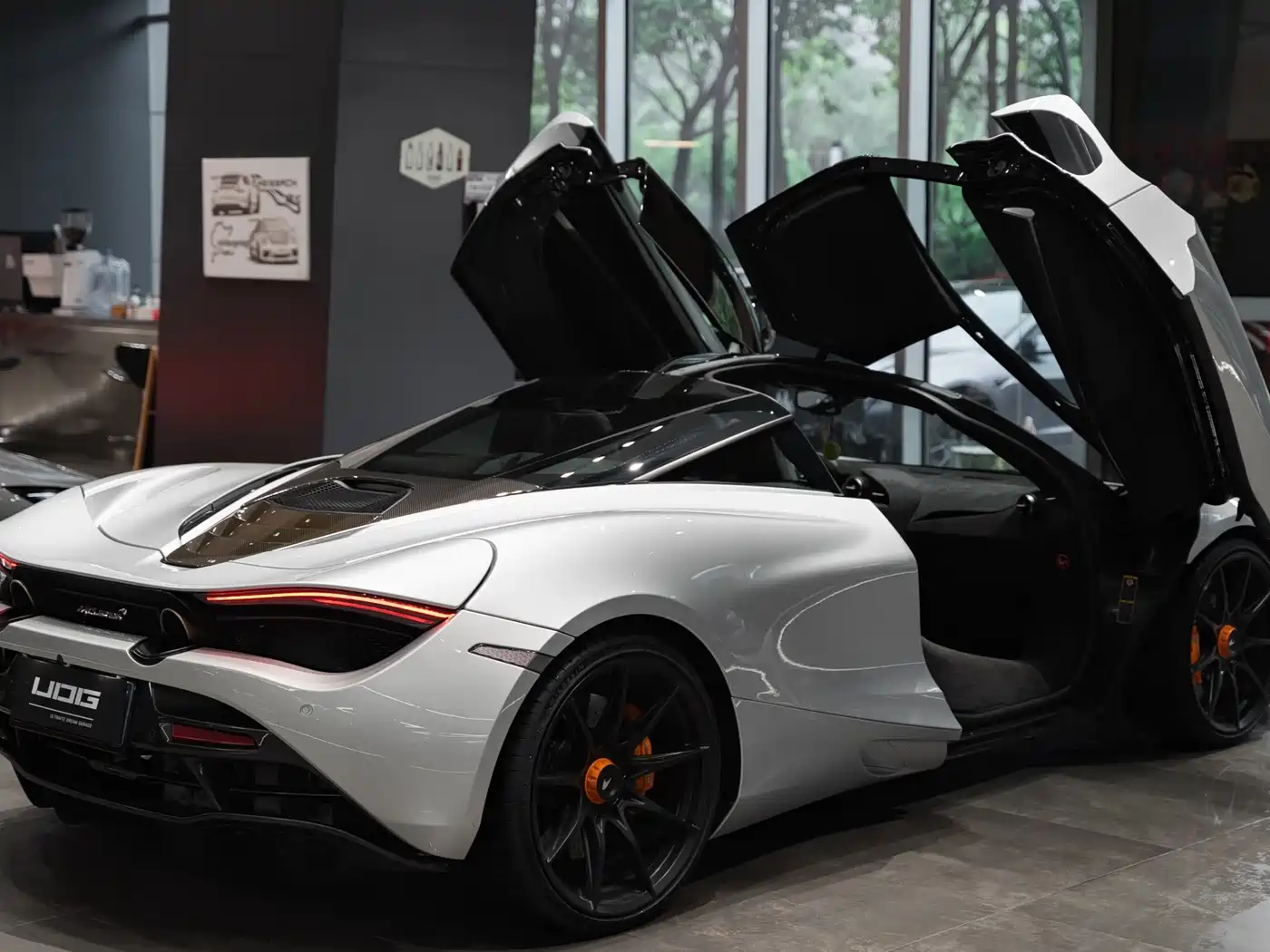 Фото 8 - McLaren 720S