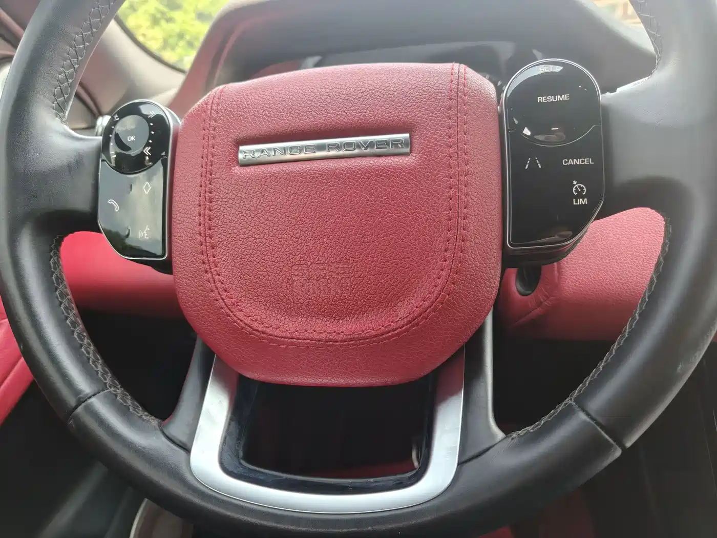 Land Rover Range Rover Evoque 2020 249PS Youth Edition фото 9