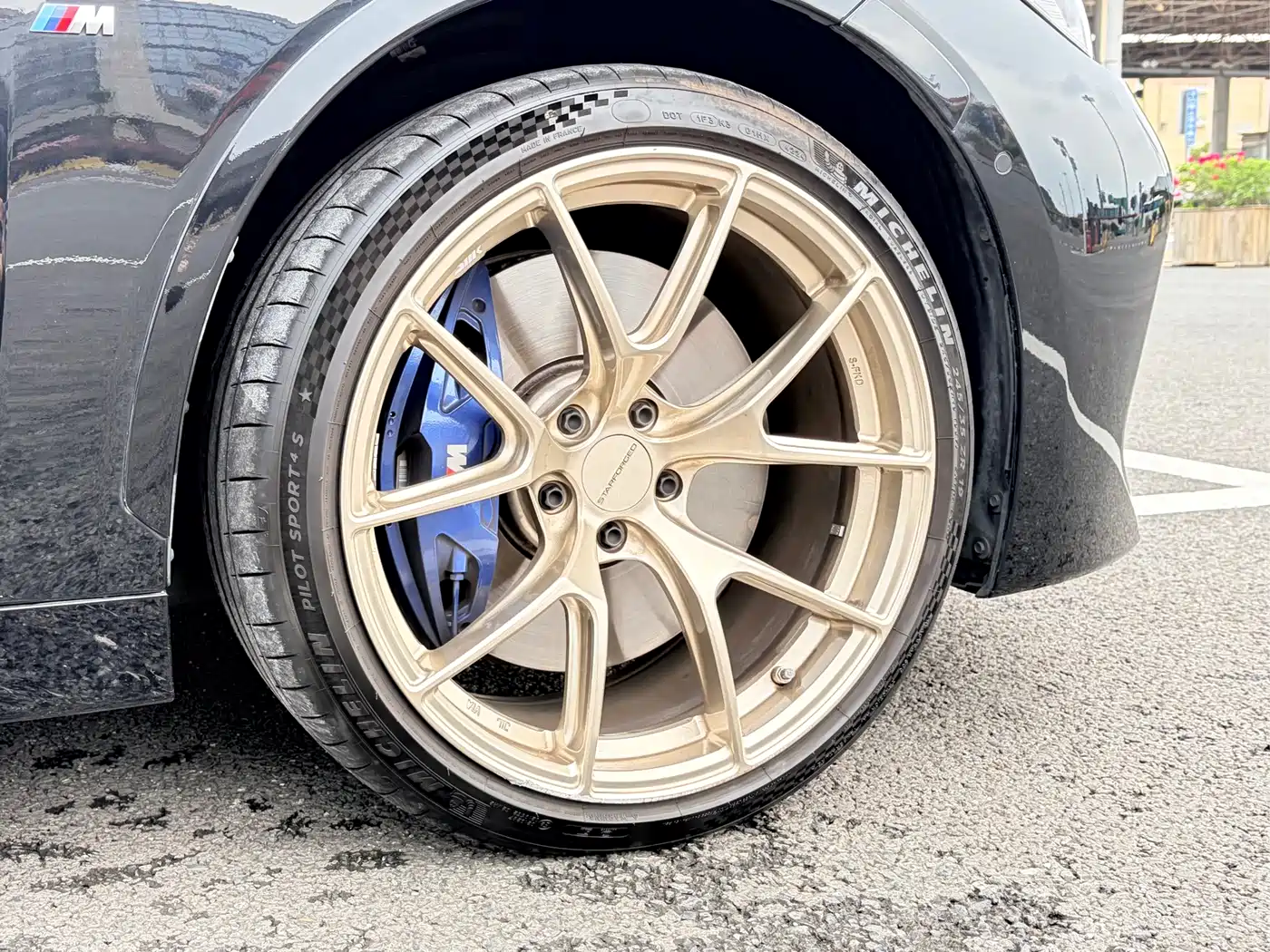 BMW M240I