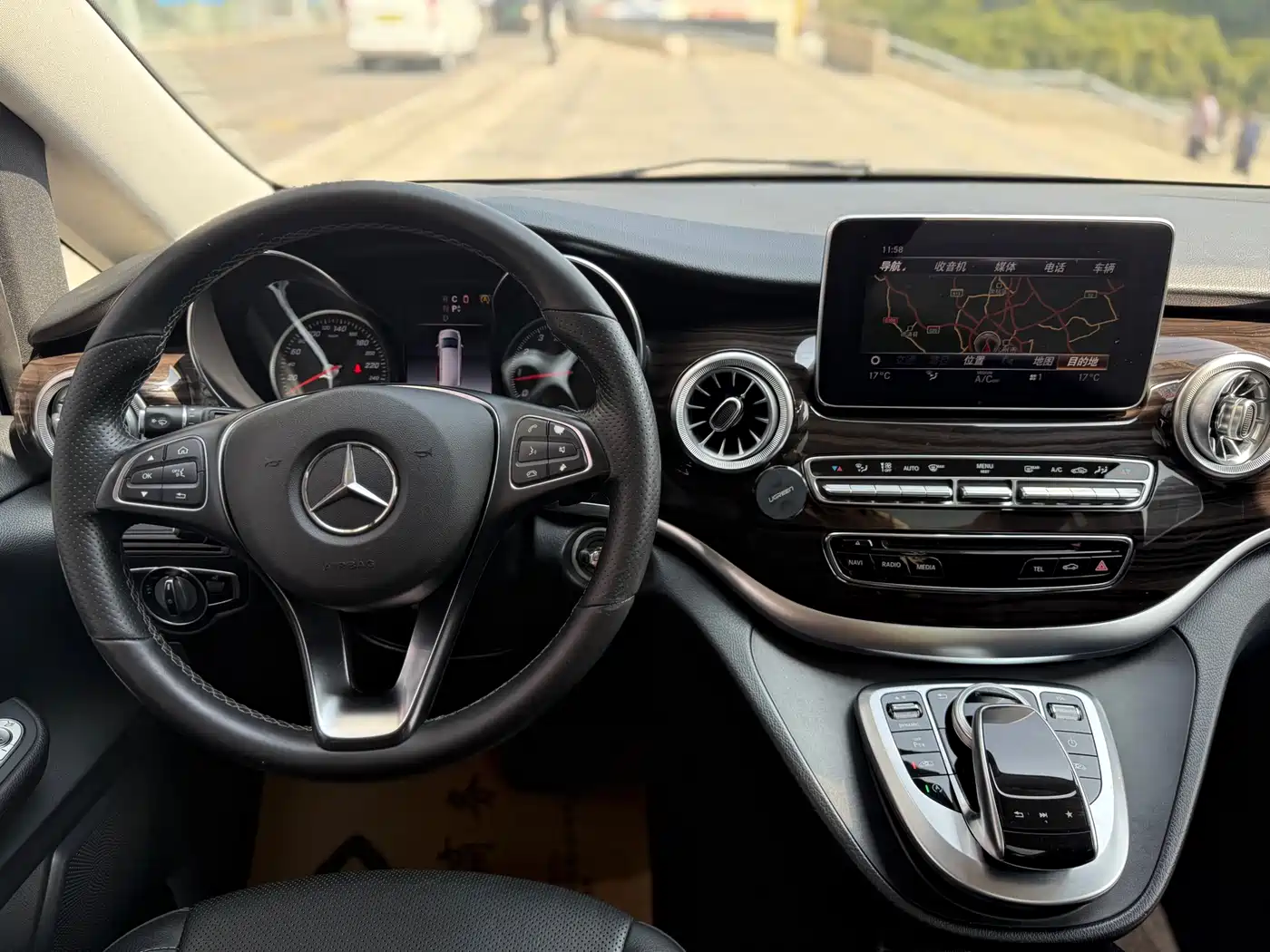 Mercedes-Benz V-Class 2018 V 260 Navigator Edition China VI фото 16