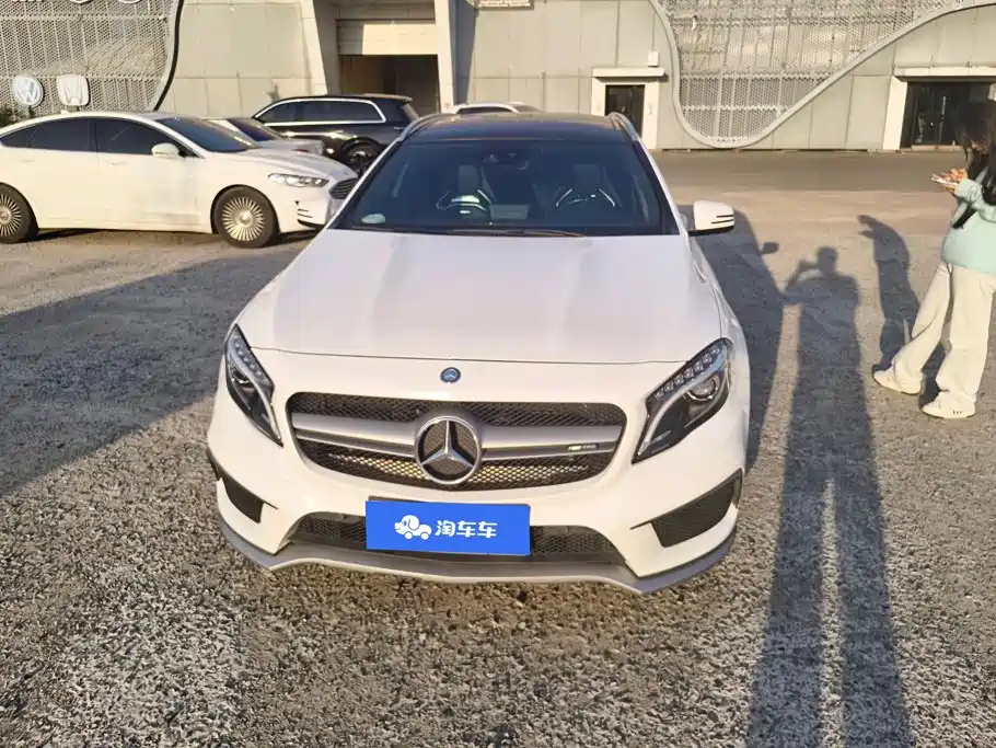 Mercedes-Benz GLA AMG 2017 2016 AMG GLA 45 4MATIC