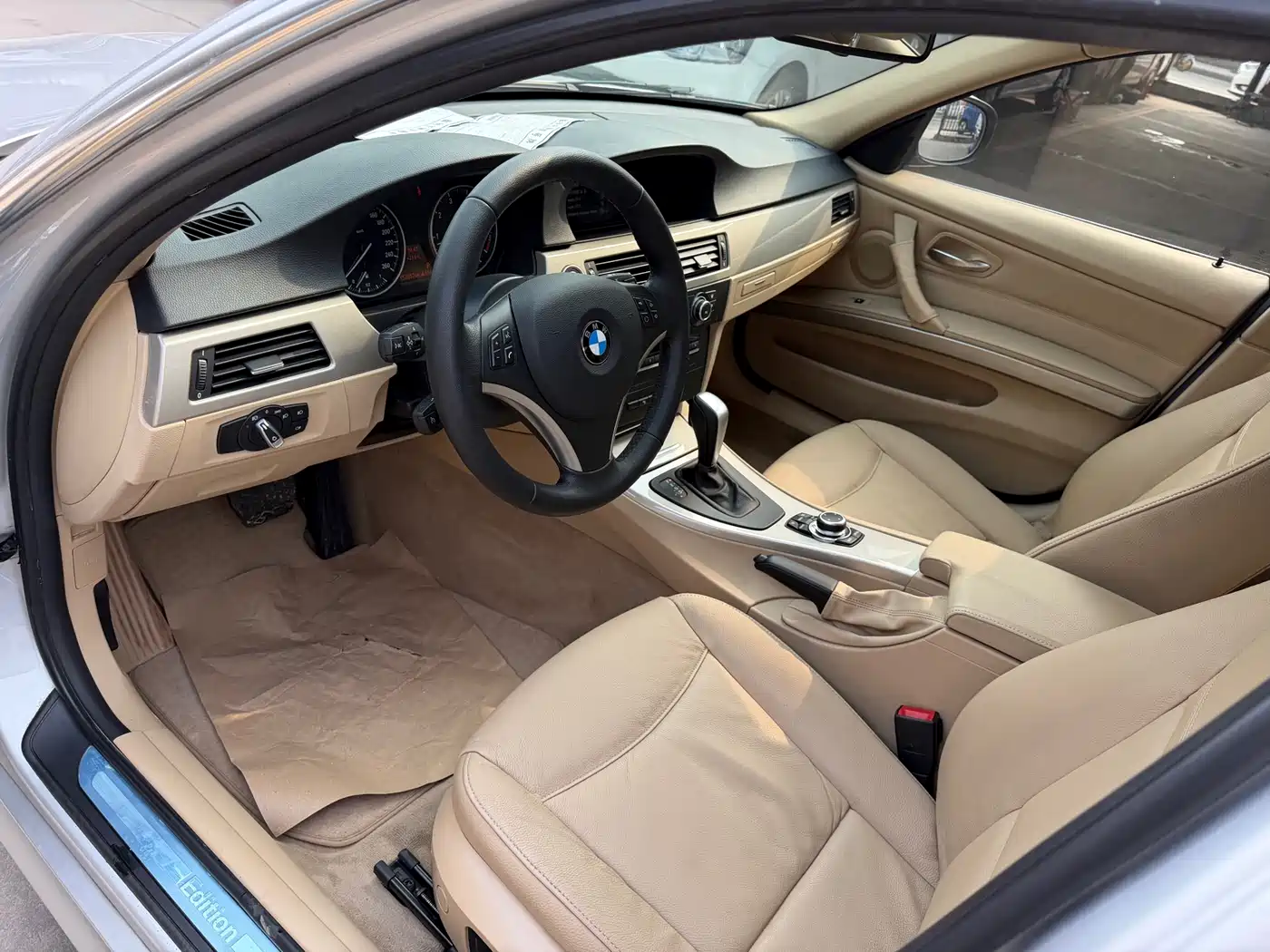 BMW 3 Series (Import) 2012 2010 320i Luxury