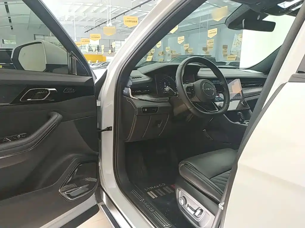 Lynk & Co 09 2022 2021 2.0T Halo 6-Seater