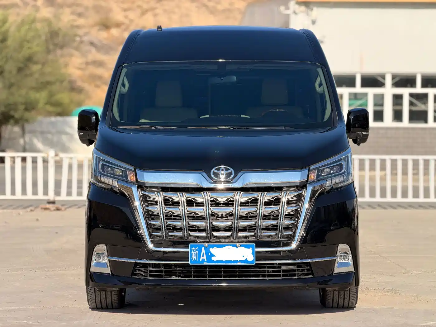 Toyota HIACE 2025