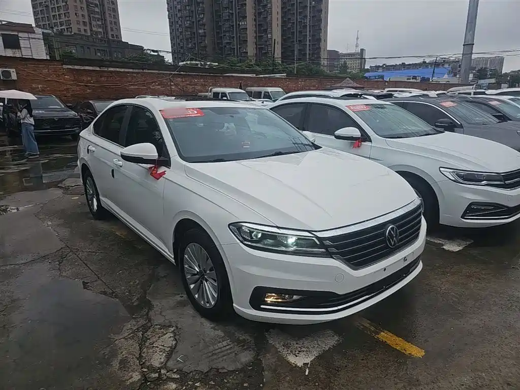 Volkswagen Lavida 2021 1.5L Auto Comfort Edition фото 4
