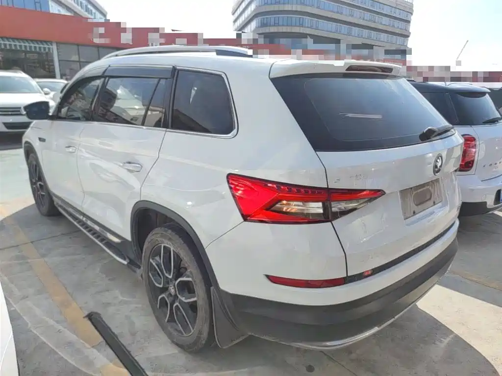 Škoda Kodiaq 2018 TSI330 7-seat FWD Luxury Premium фото 5