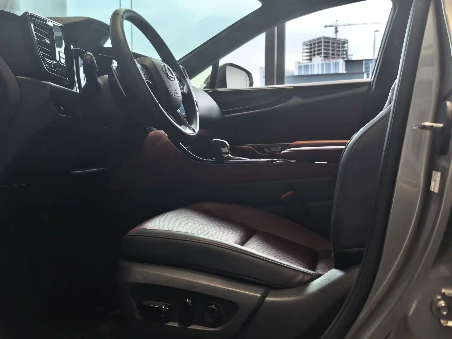 Photo 8 - Lexus NX