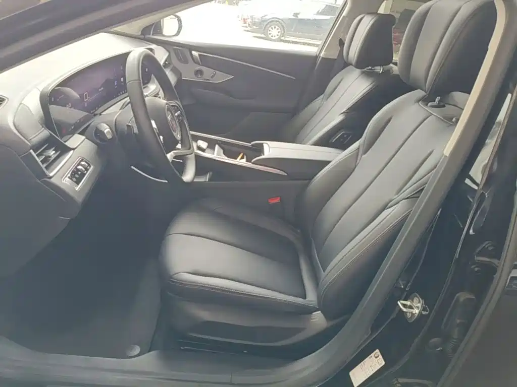 Buick LaCrosse 2025 2026 Model 28T Platinum Edition