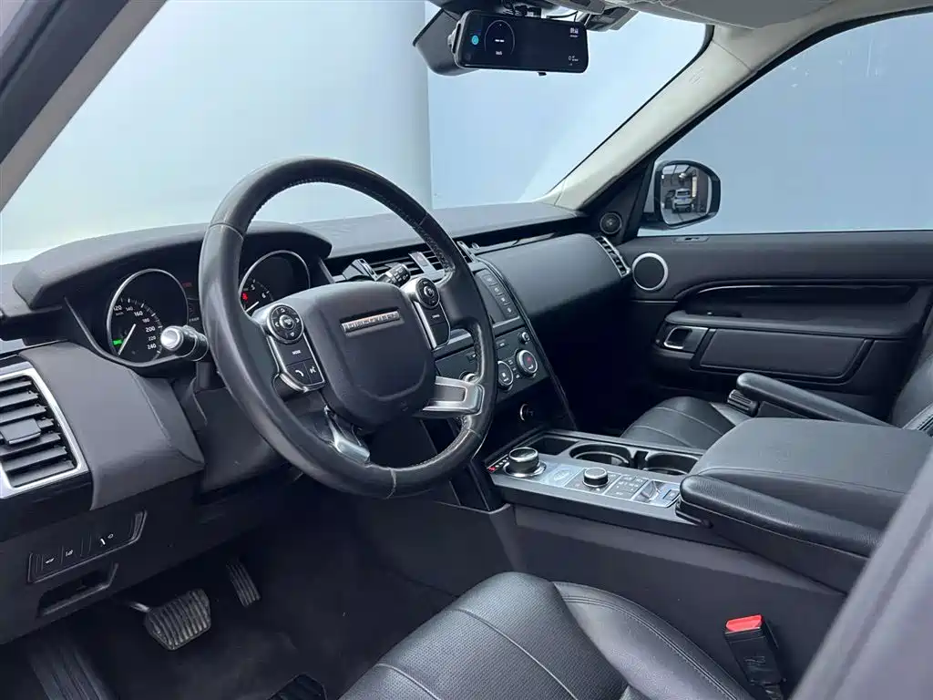 Land Rover Discovery 2017 3.0 SC V6 SE фото 23