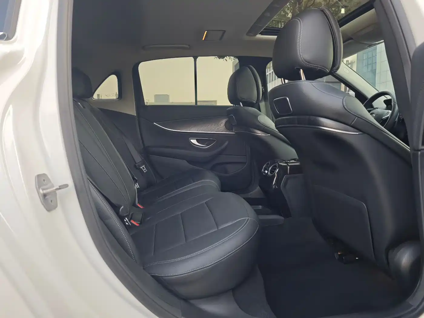 Mercedes-Benz E-Class 2016 E 200 L Sport Type фото 10