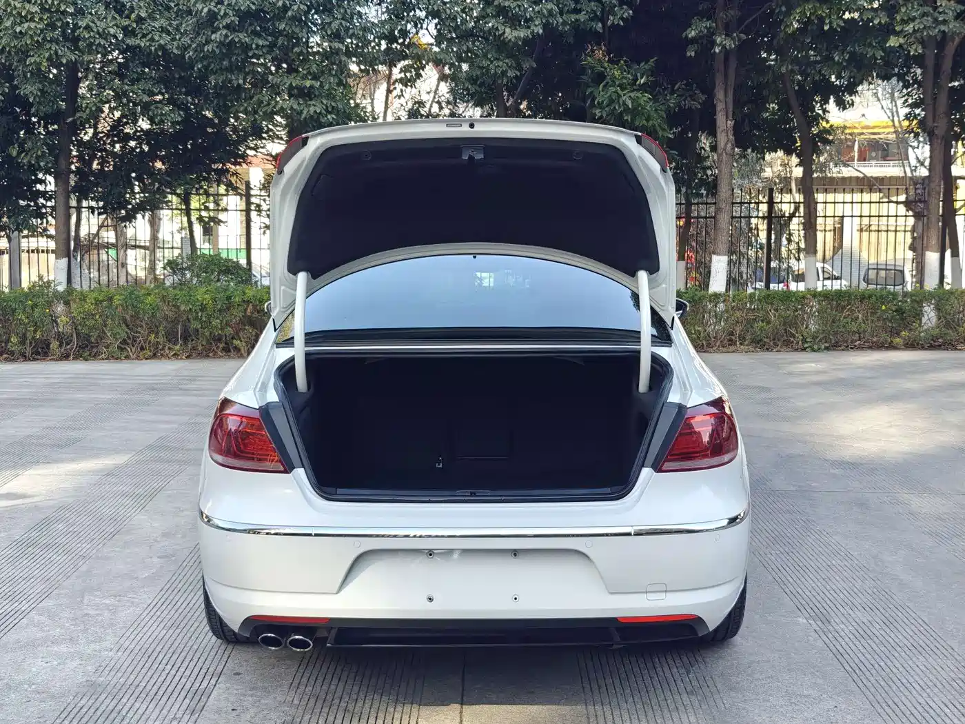 Volkswagen FAW-Volkswagen CC 2016 Model 1.8TSI Luxury фото 20