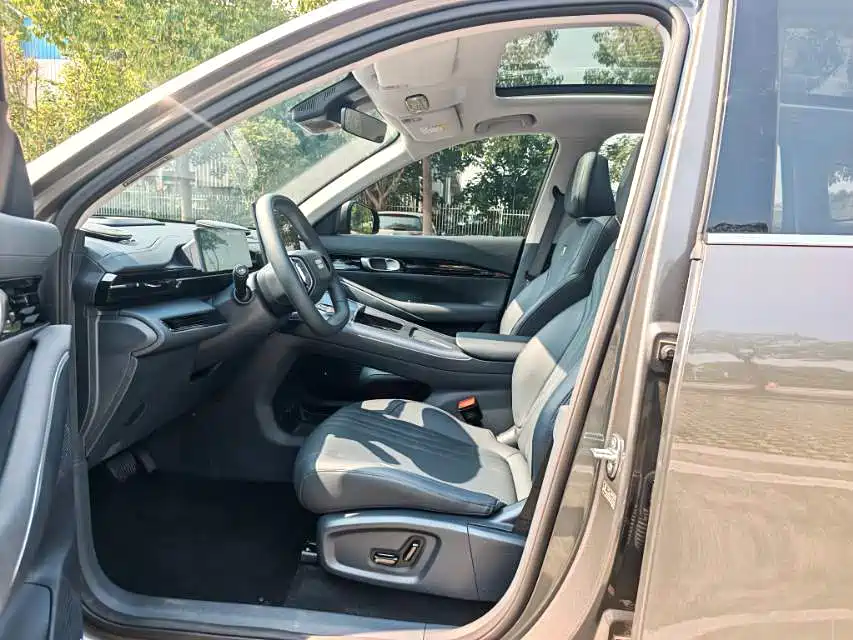 Фото 8 - Geely Galaxy Galaxy E5