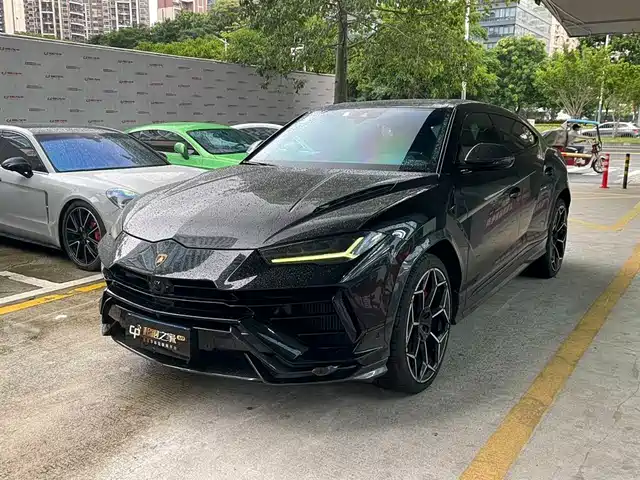 lamborghini urus