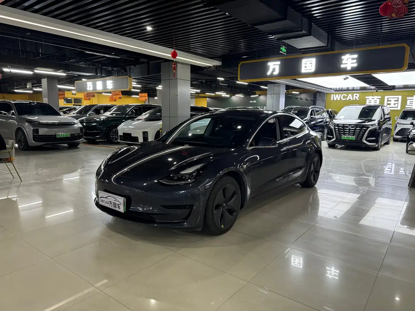 TESLA MODEL 3