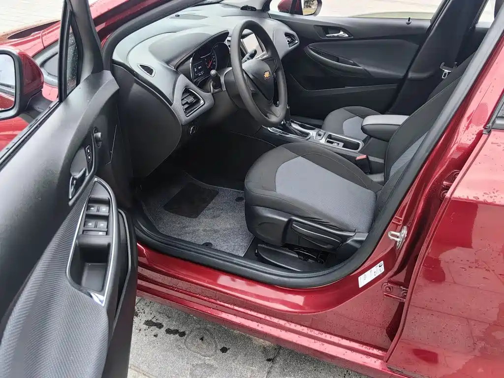 Chevrolet Cruze 2018 2018 320 Automatic Pioneer Sunroof Edition