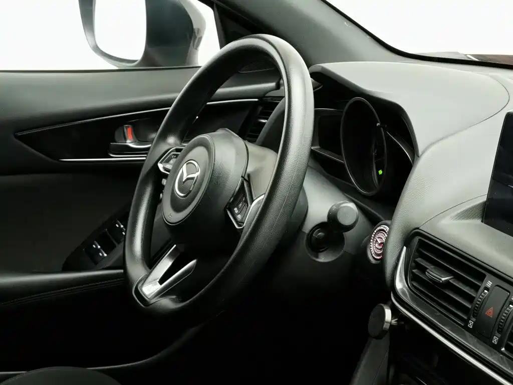 Фото 22 - Mazda CX-4