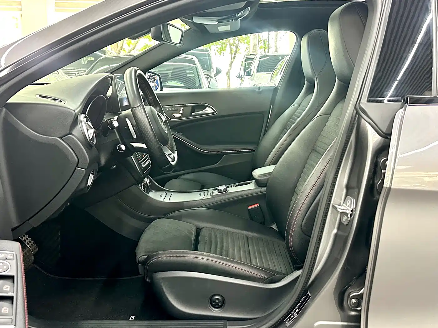 Mercedes-Benz CLA (Import) 2018 CLA 220 4MATIC фото 14