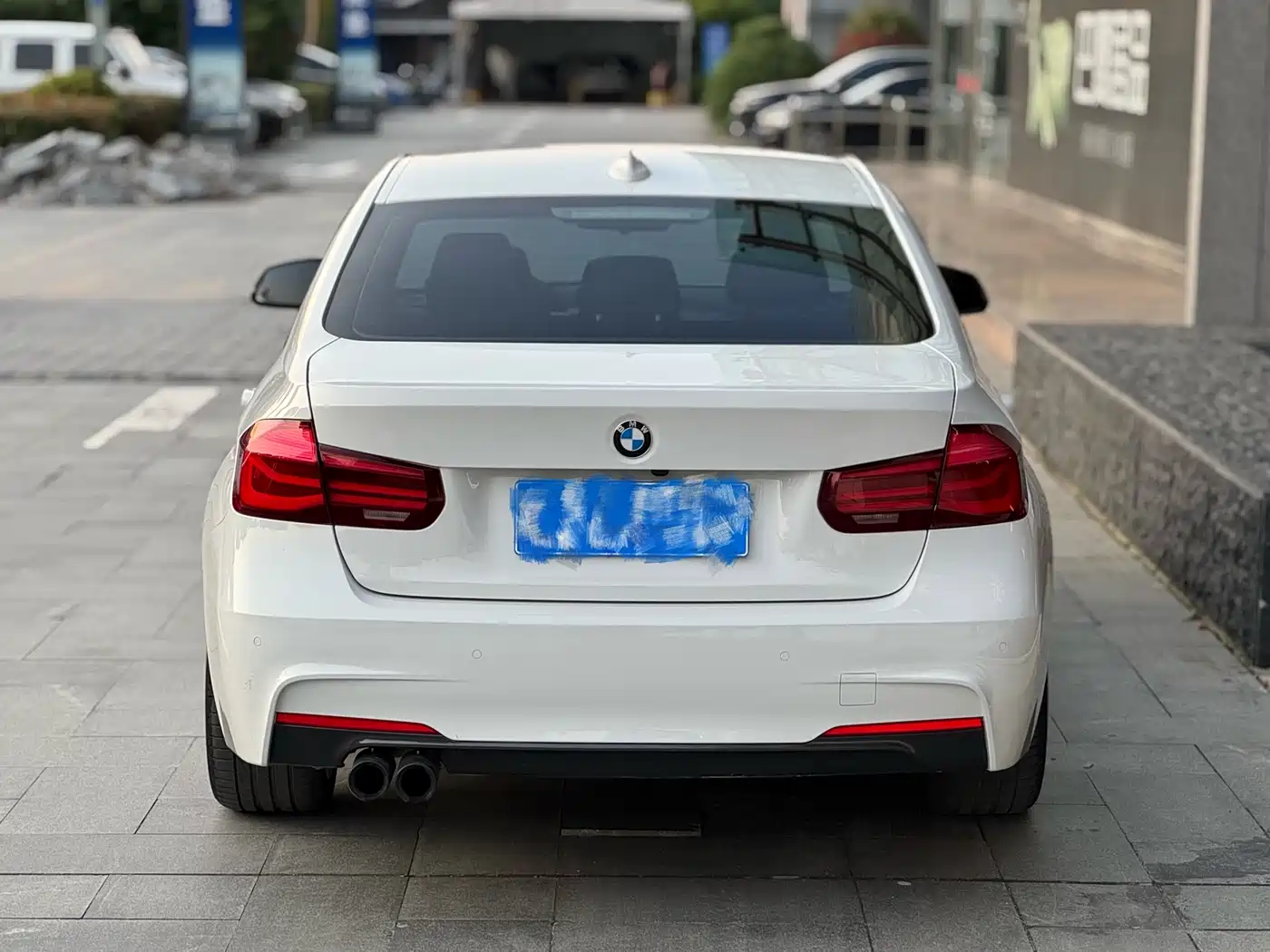 BMW 3 Series 2018 320i M Sport Black Night Edition фото 4