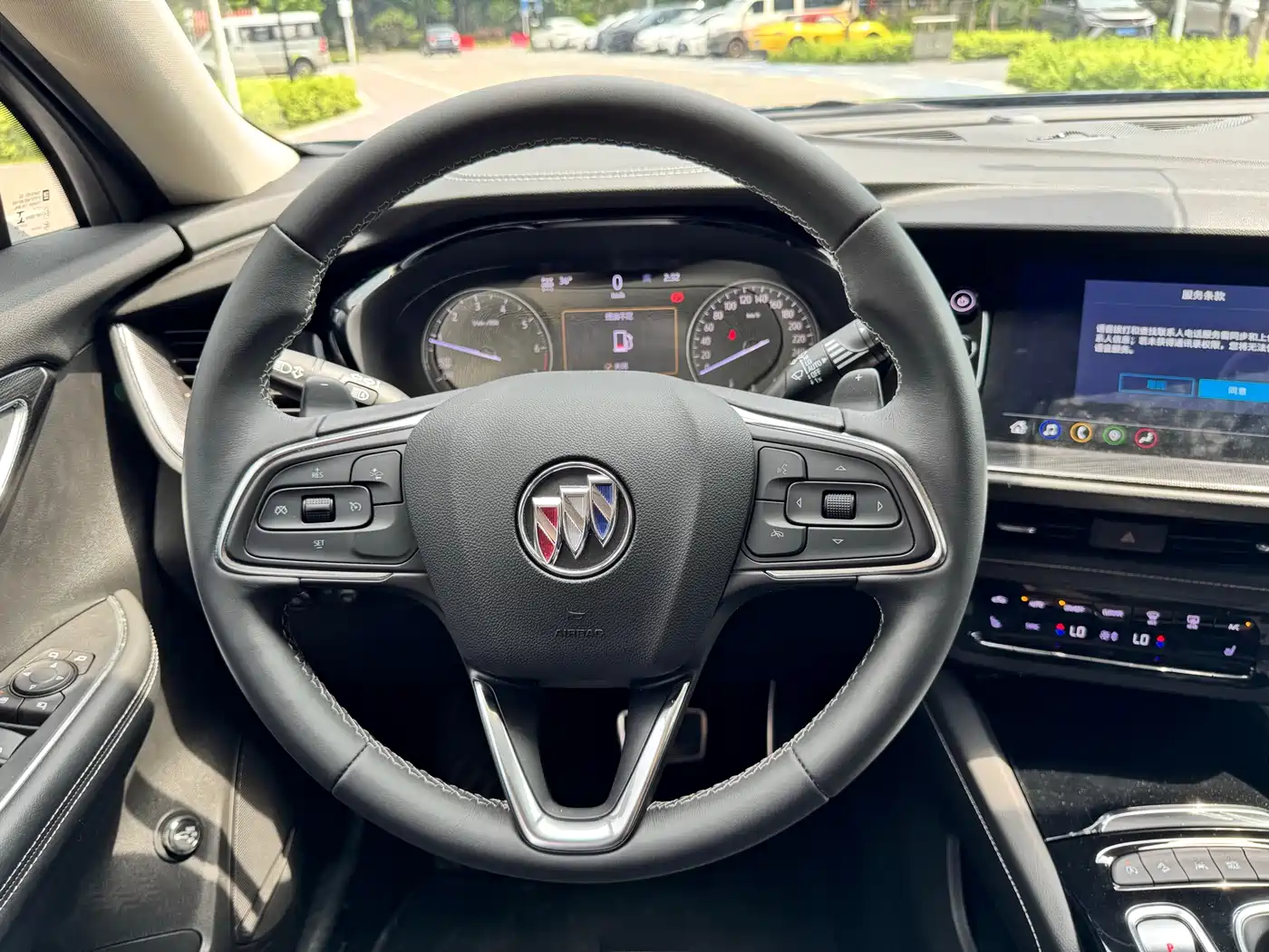 Фото 12 - Buick Envision S