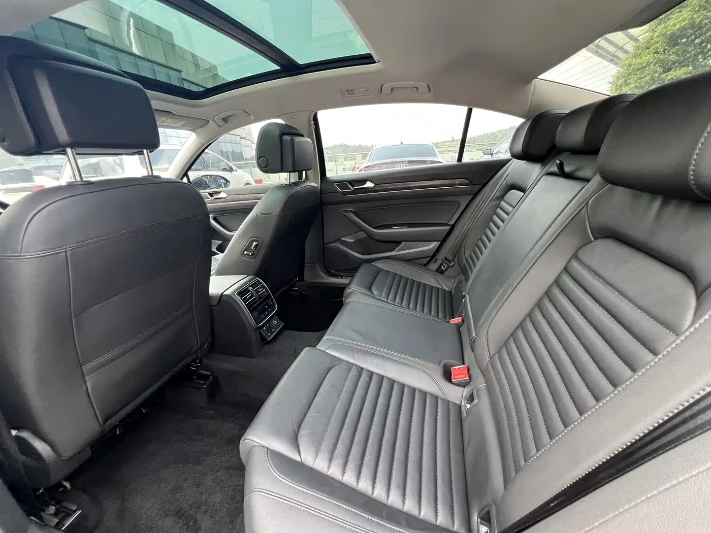 Volkswagen Magotan 2019 330TSI DSG Luxury Class China VI фото 9