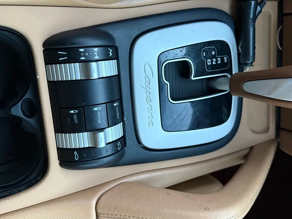 Porsche Cayenne 2006 Cayenne 3.2L AT фото 18