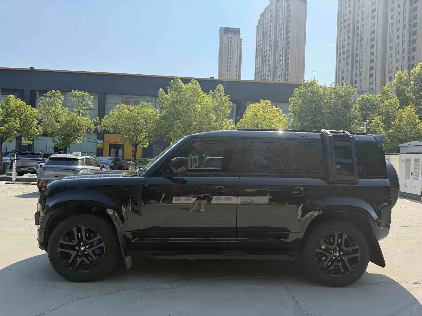 Фото 7 - Land Rover Defender