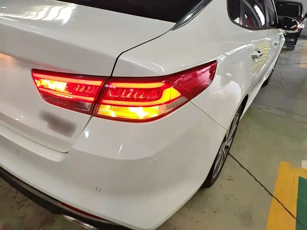 صورة 8 - Kia K5