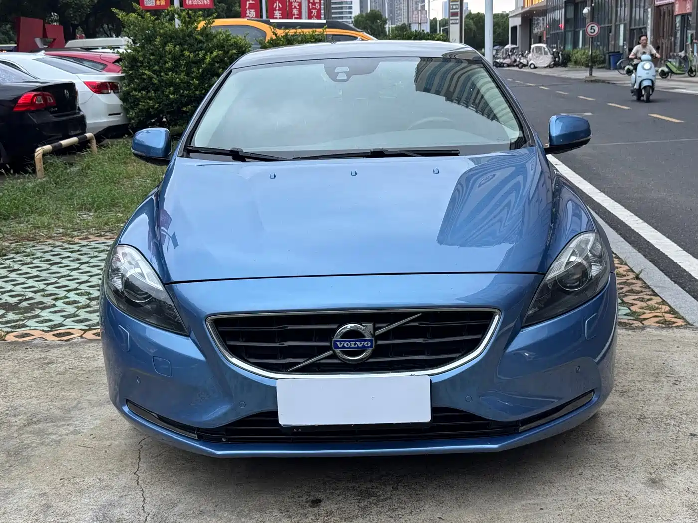 Volvo V40 2014 2015 1.6T Smart Elegance Edition