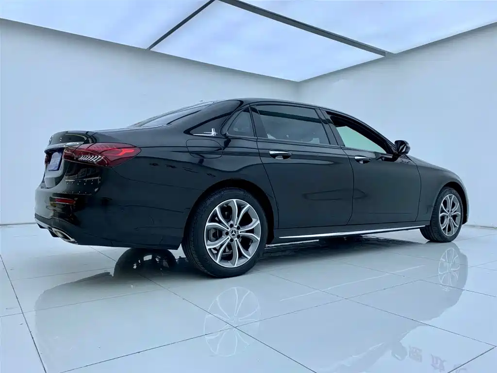 Mercedes-Benz E-Class 2023 E 300 L Sport Fashion фото 5