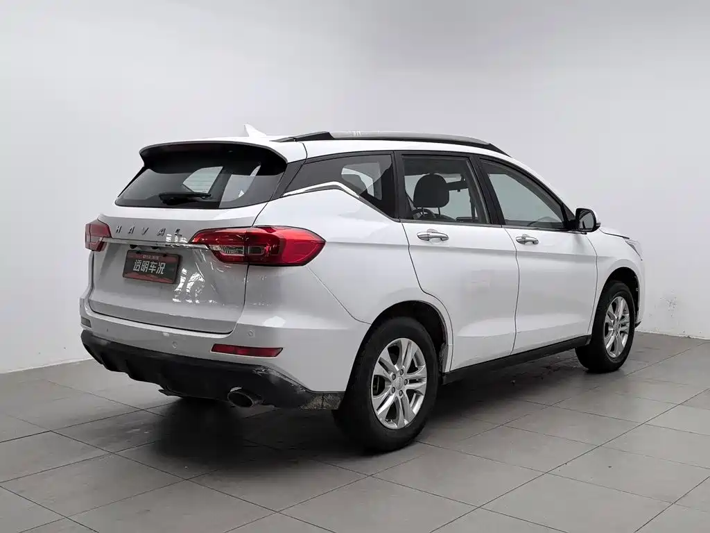 Photo 2 - Haval M6