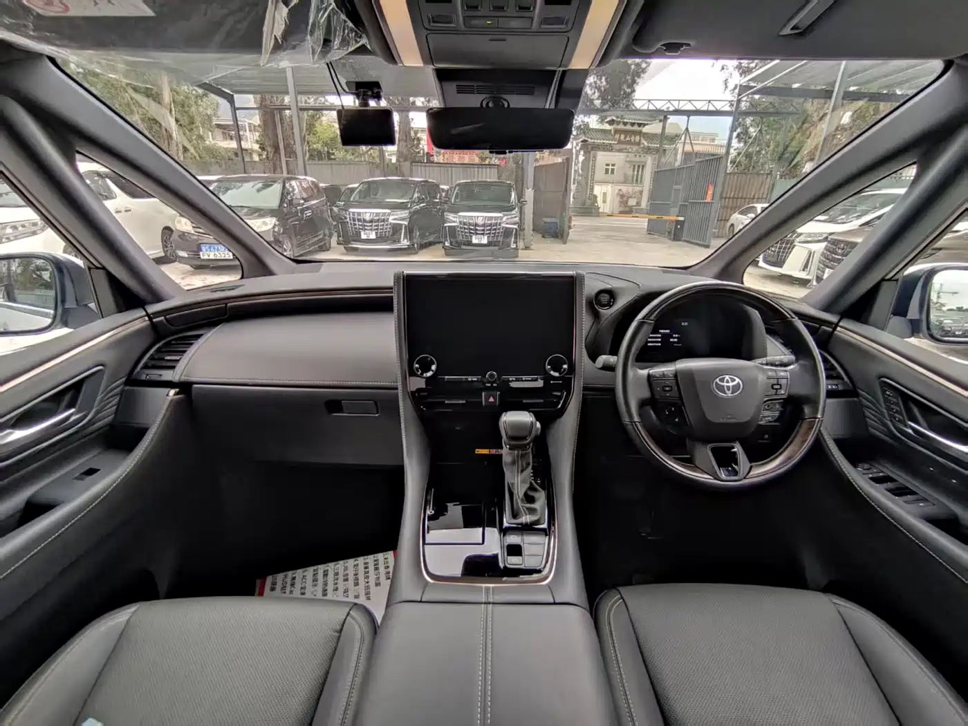 Toyota Alphard 2024 Hybrid 2.5L Ultimate Enjoyment Edition фото 5