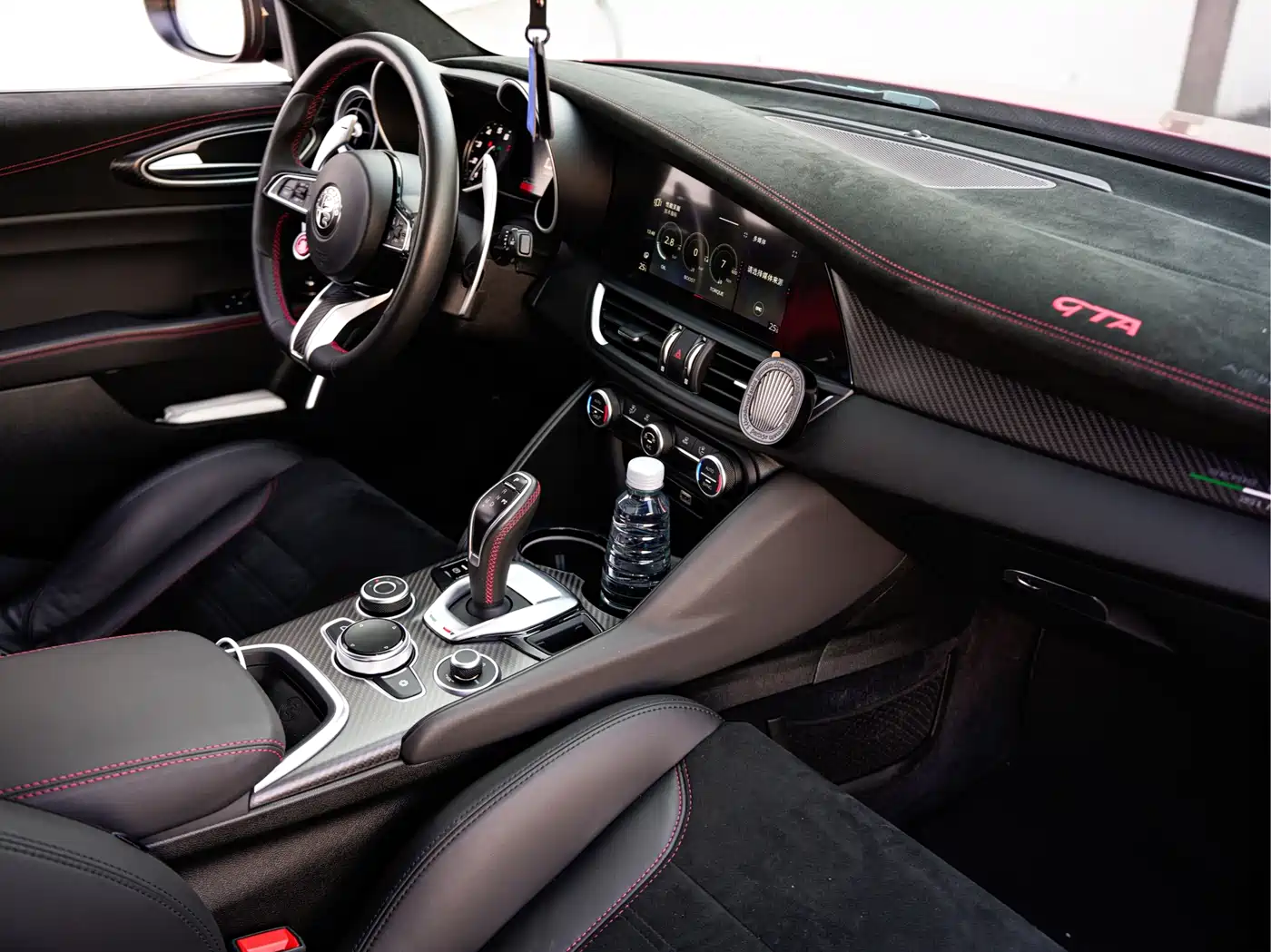 Alfa Romeo Giulia 2021 GTA фото 15