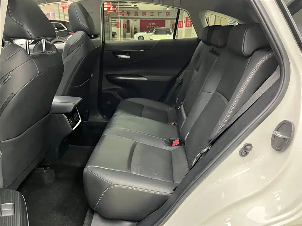 Toyota Venza 2022 2.0L CVT 2WD Premium фото 14