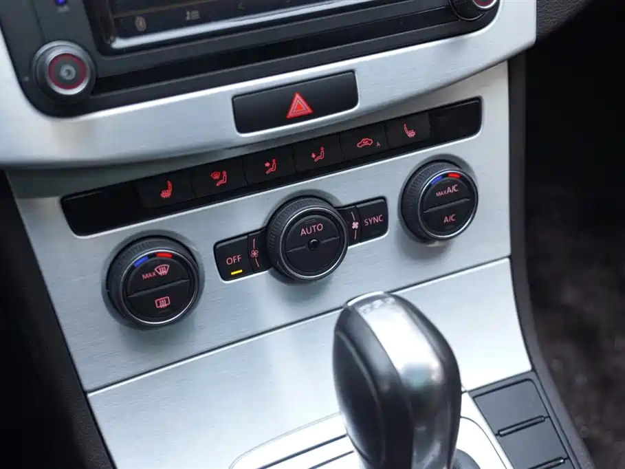 Volkswagen FAW-Volkswagen CC 2018 1.8TSI Luxury фото 12