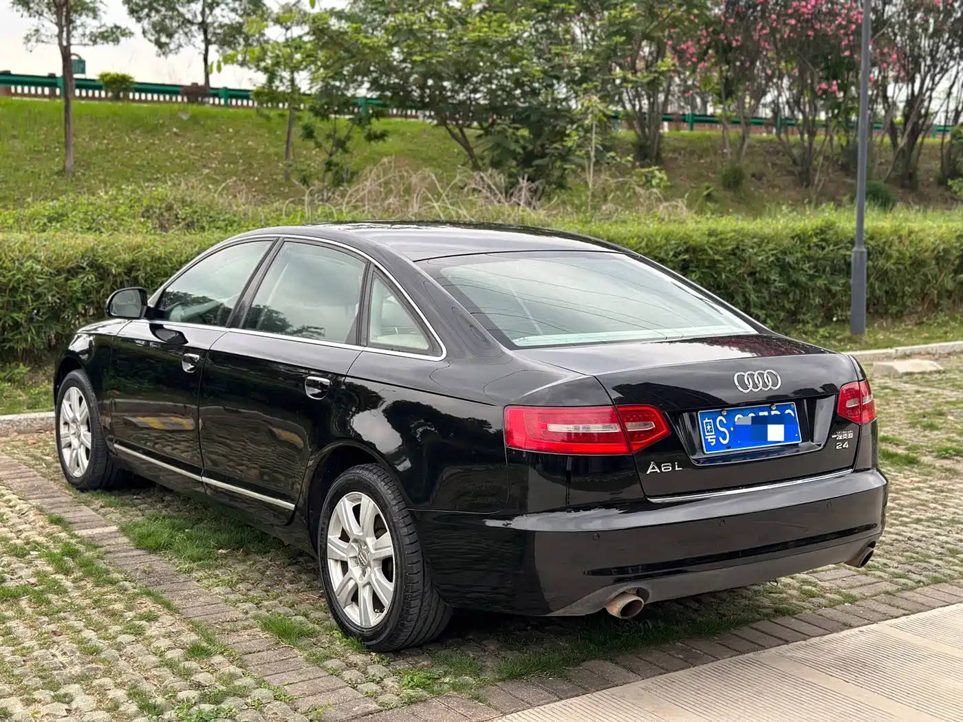 Audi A6L 2010 2.4L Comfort фото 4
