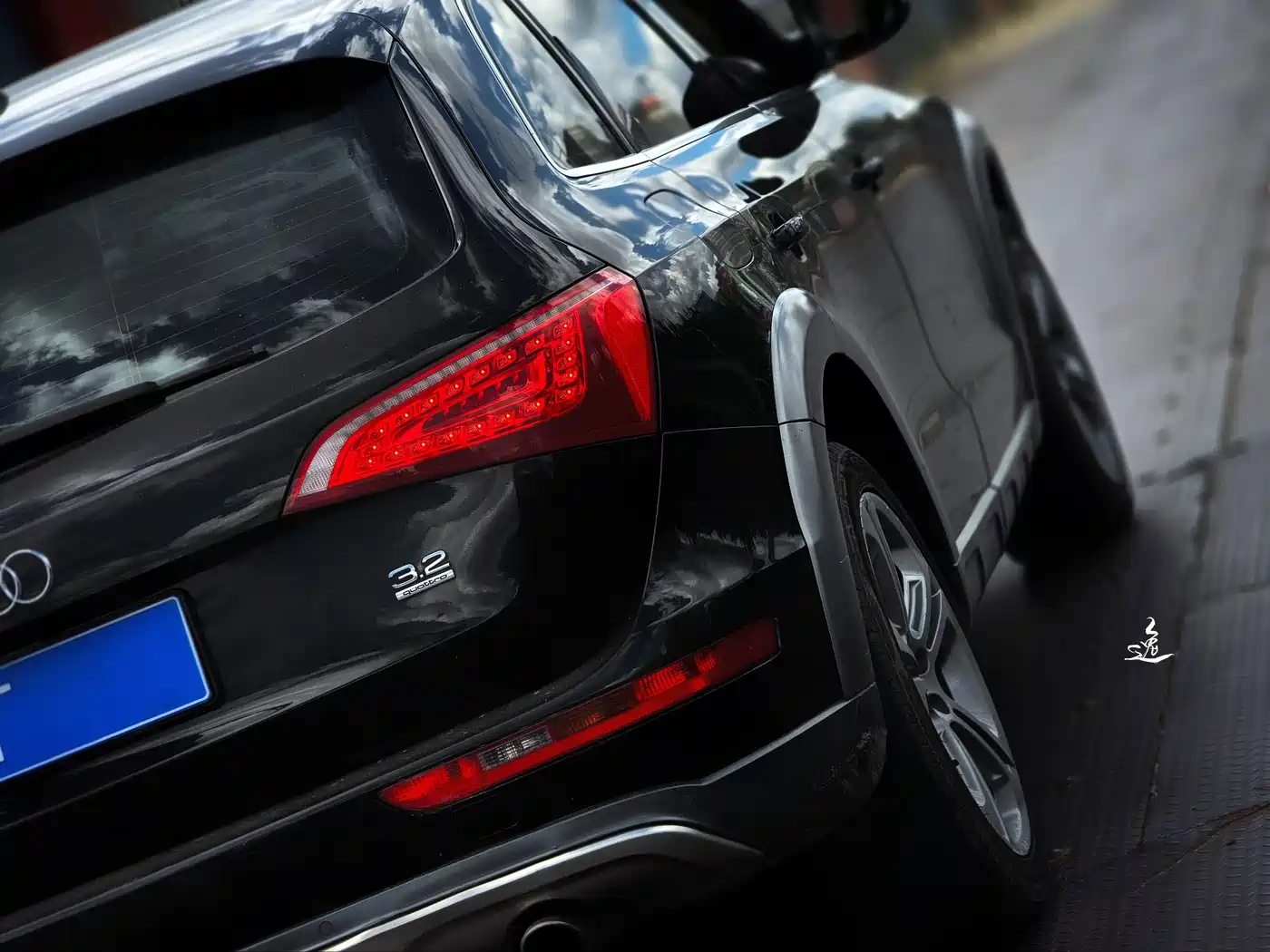 Audi Q5 (Import) 2011 2010 3.2FSI Off-road Edition